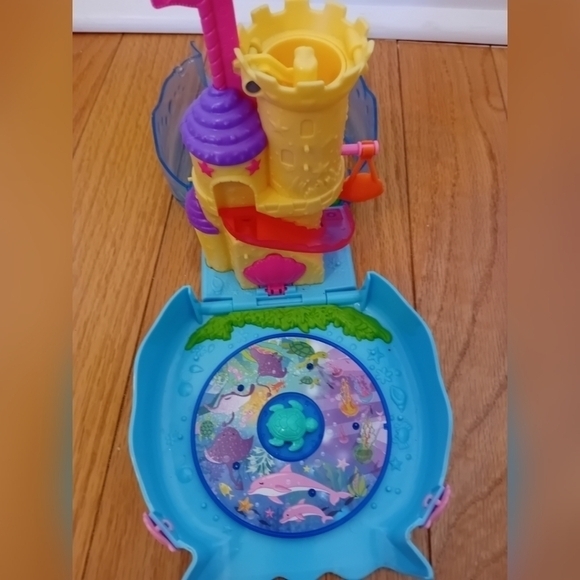 Mattel Polly Pocket Bubble Aquarium Underwater Mermaid Playset Blows Bubbles - Picture 8 of 10
